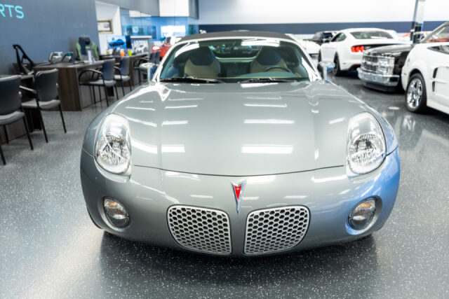 2006 Pontiac Solstice Base Image 2